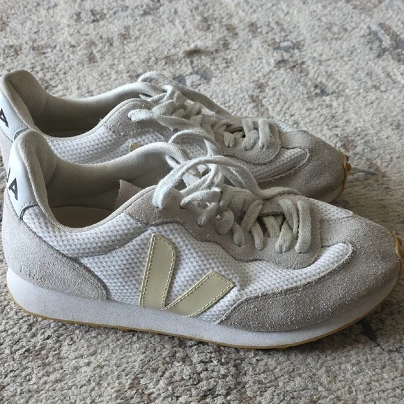 Veja Rio Branco Sneakers - Picture 1 of 9